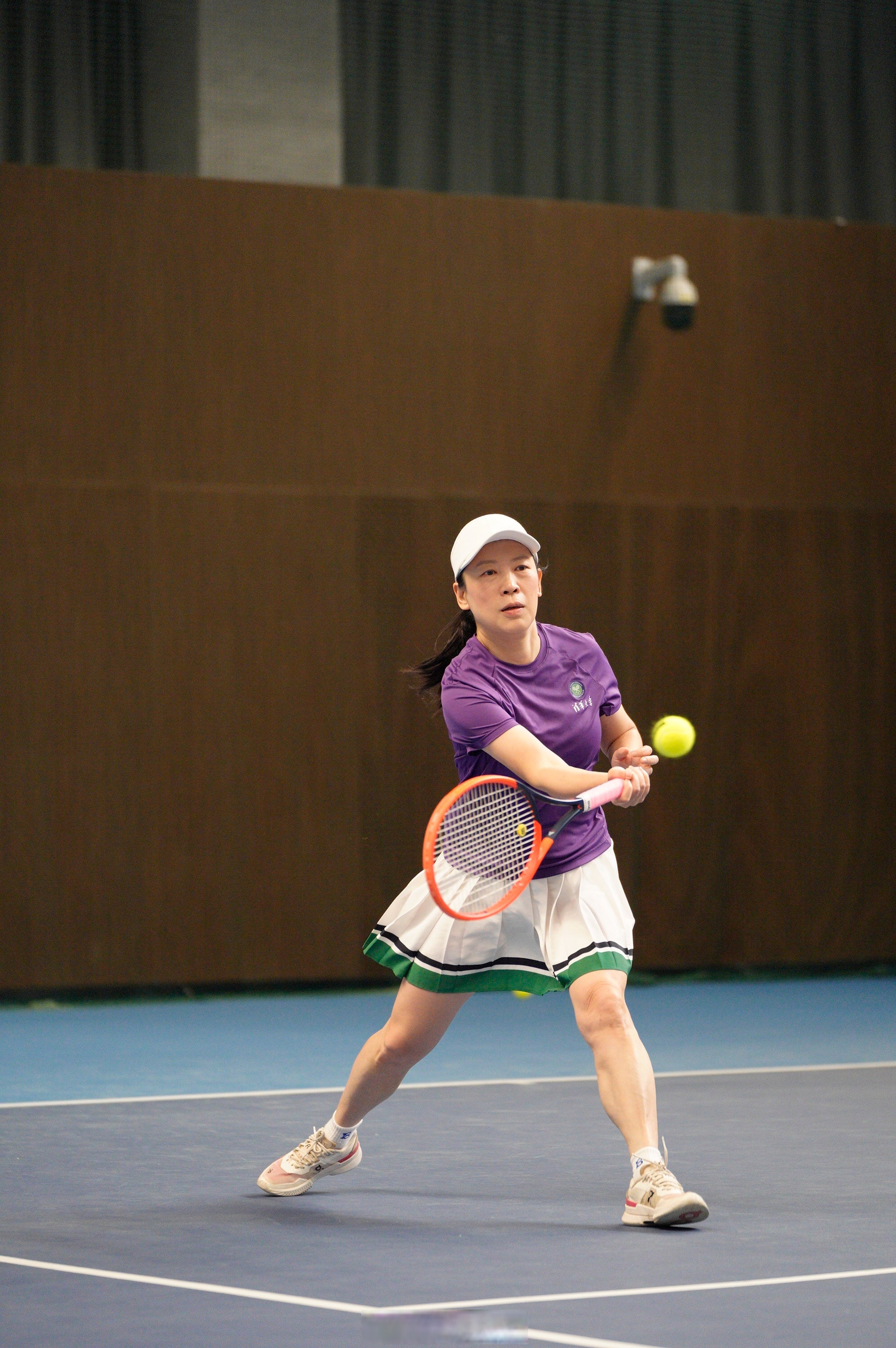 包含球场上女选手的精彩表现引起观众的热议的词条