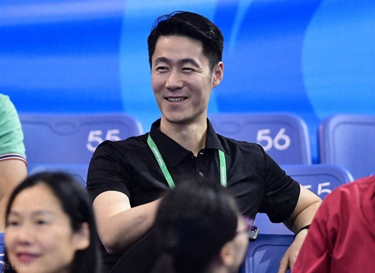 开云体育下载-关于非洲篮球盛事启幕，球迷热情支持的信息