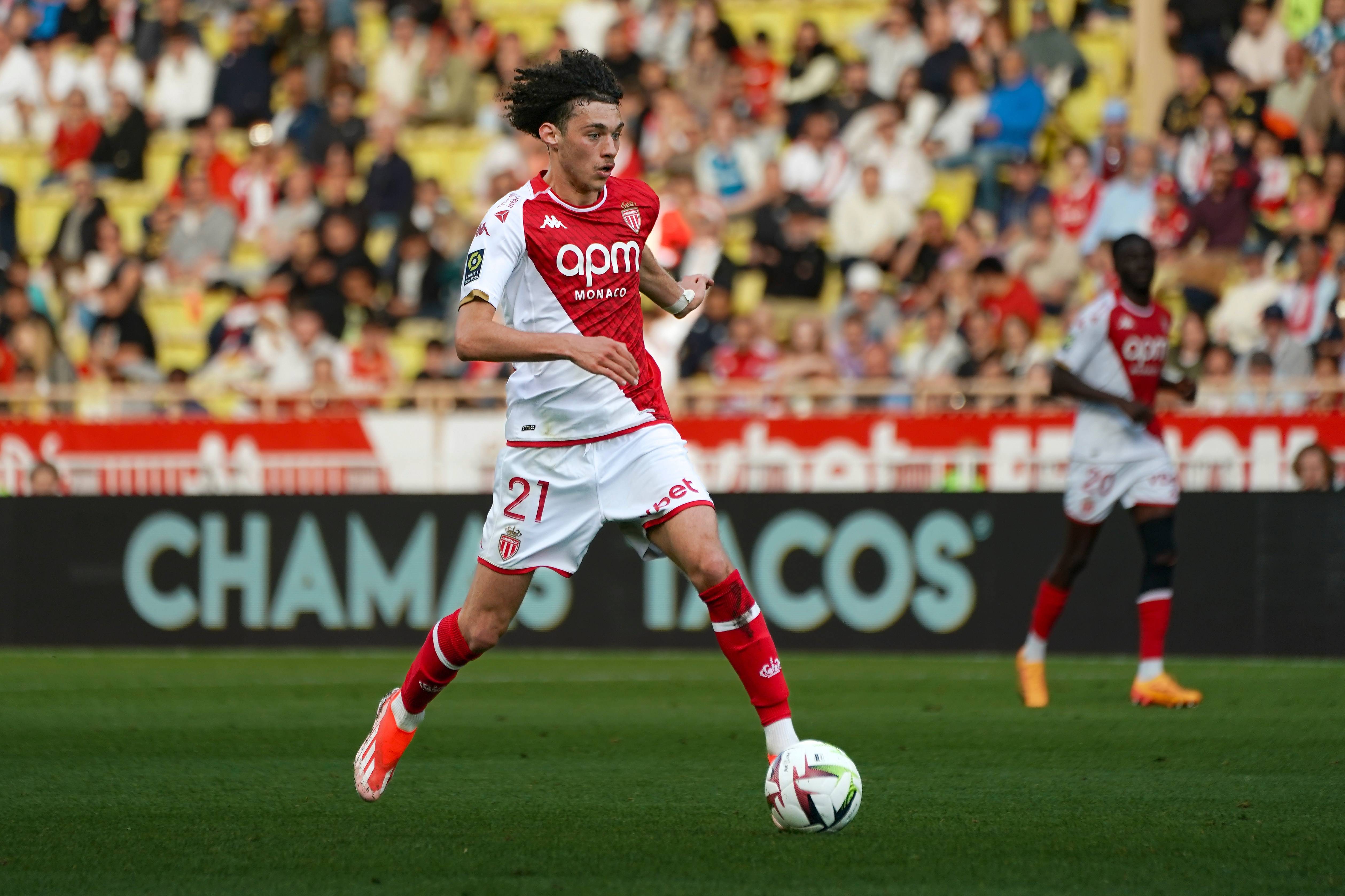 包含斯特拉斯堡主场不敌摩纳哥，遭遇失利的词条