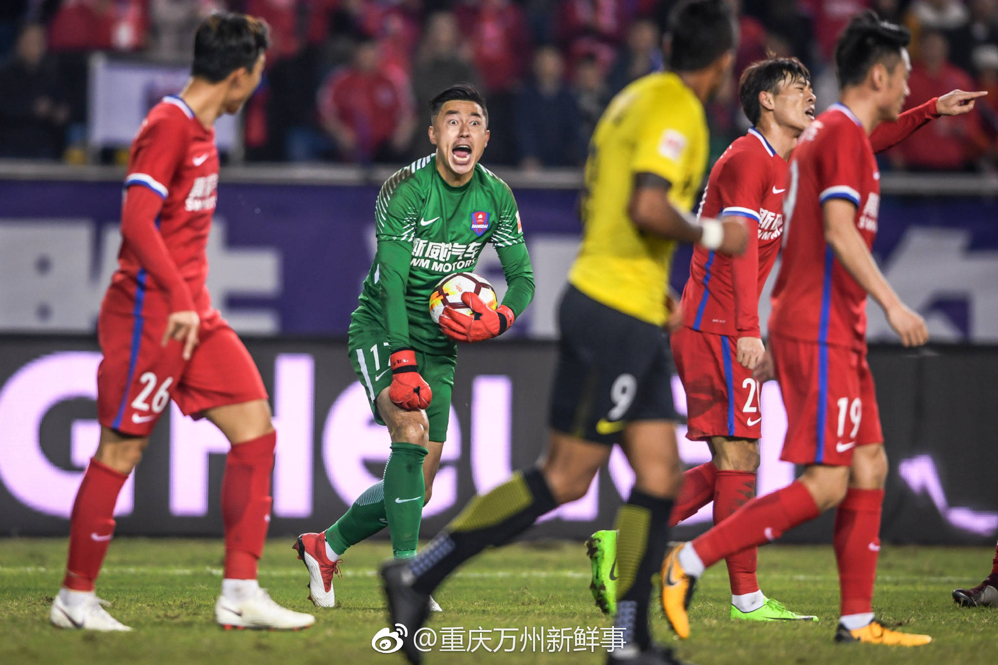 重庆斯威主场大胜，提升排名的简单介绍